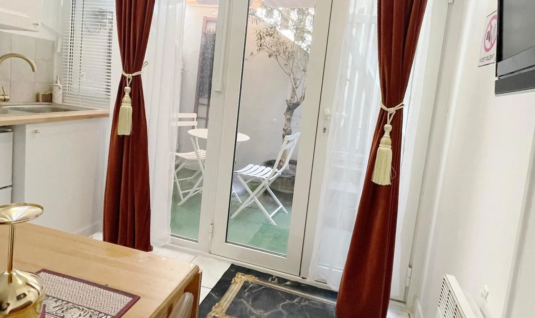 Apartment Sympathy Studio For 2 Near The Sacre Coeur Paris